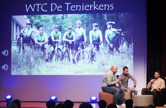  (vergroot foto)