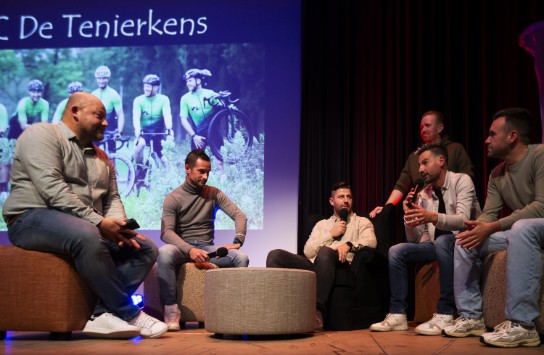  (vergroot foto)